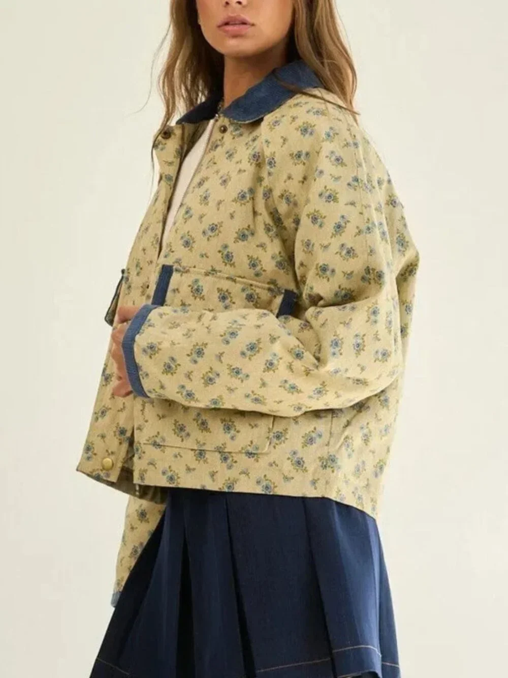 NEW The Greii Beige  & Navy Grandma's Floral Cotton Jacket Small 8685